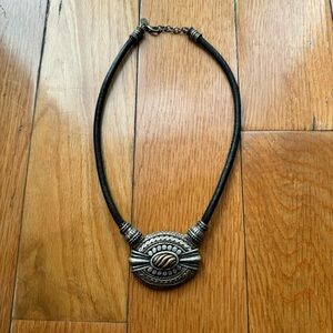 Statement choker necklace
